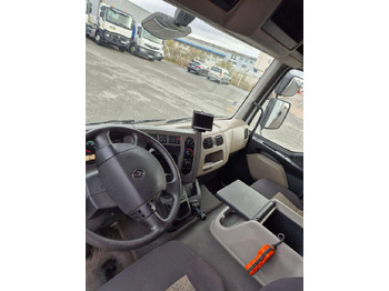 Interior photo 1: Камион фургон Renault Midlum 220.12 Extra Light fourgon caisse Polyfond avec hayon