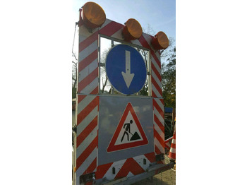Ремарке Verkehrleittafel Absperranhänger Absperrtafel Horizont nissen: снимка 4