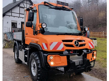 Бордови камион UNIMOG