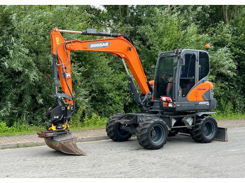 Колесен багер DOOSAN DX57W