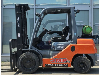 Газокар Toyota 8 FG 30 F: снимка 2