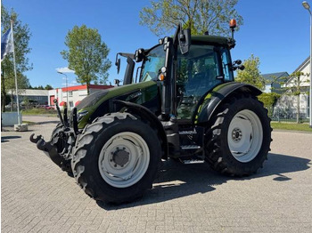 Трактор VALTRA