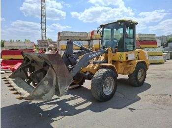 Колесен товарач VOLVO L30B
