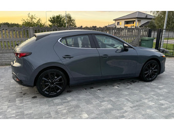 Лек автомобил MAZDA