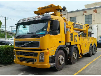 Камион пътна помощ VOLVO FM12