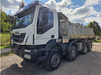 Самосвал камион IVECO Trakker