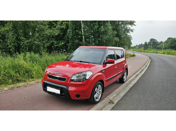 Лек автомобил KIA