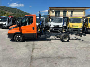Камион с кран IVECO DAILY 35-140: снимка 2