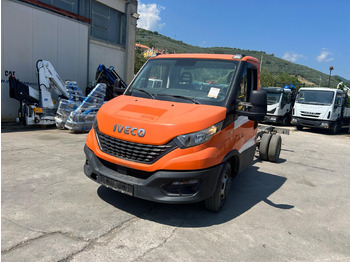 Бордови бус IVECO Daily