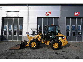 Колесен товарач CATERPILLAR 906H