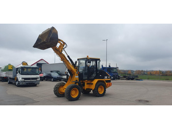 Колесен товарач CATERPILLAR 908
