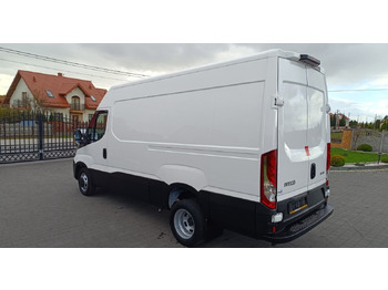 Interior photo 1: Товарен бус Iveco Daily 35C13 Blaszak L3H2 na bliźniakach VAT 23