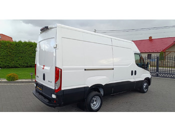 Товарен бус Iveco Daily 35C13 Blaszak L3H2 na bliźniakach VAT 23: снимка 3