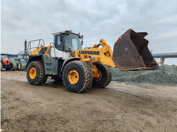 Колесен товарач LIEBHERR L 576 2plus2