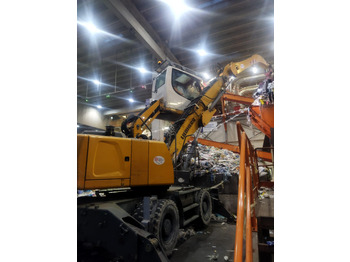 Багер за манипулиране на материали LIEBHERR LH 22 M