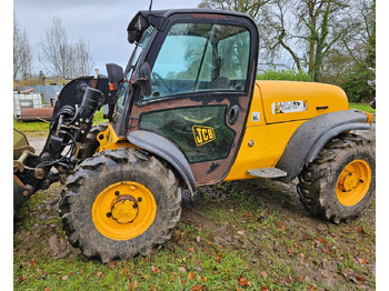 Телескопичен товарач JCB