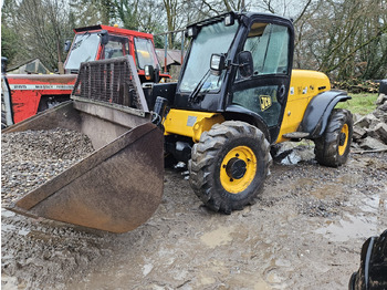 Телескопичен товарач JCB
