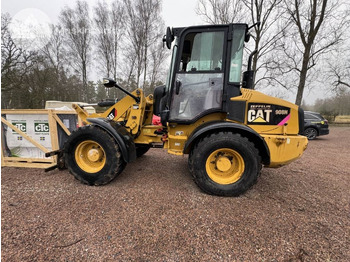 Колесен товарач CATERPILLAR 908H