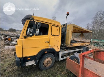 Мултилифт с кука камион MERCEDES-BENZ