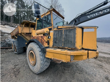 Съчленен самосвал VOLVO A25C