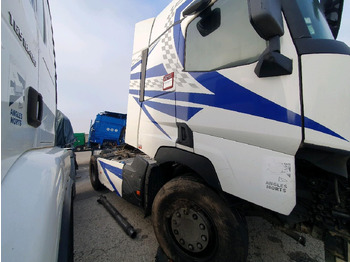 Влекач RENAULT T520: снимка 3