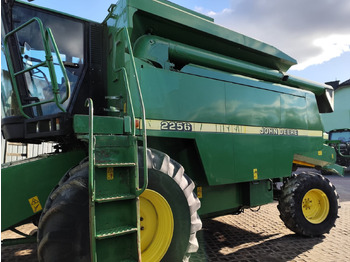 Зърнокомбайн JOHN DEERE 2256