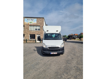 Лекотоварен влекач IVECO