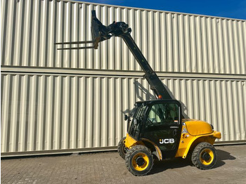 Телескопичен товарач JCB