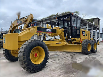Грейдер CATERPILLAR 140H