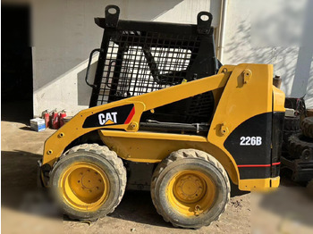 Мини челен товарач CATERPILLAR 226B