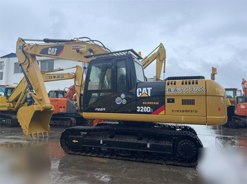 Верижен багер CATERPILLAR 320D2
