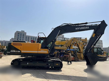 Верижен багер HYUNDAI ROBEX 220 LC-9S: снимка 2