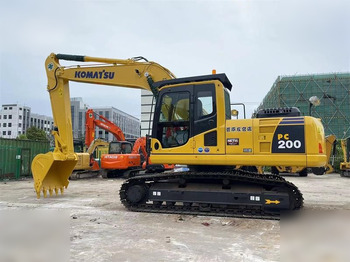 Верижен багер KOMATSU PC200-8
