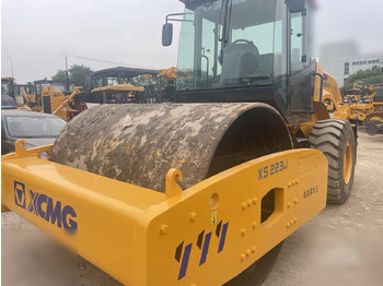 Валяк XCMG XS223J