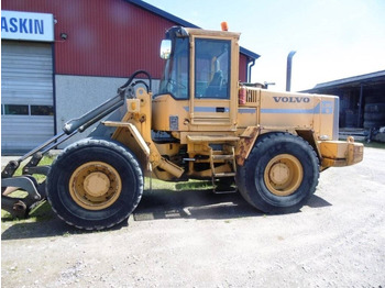 Колесен товарач VOLVO L90