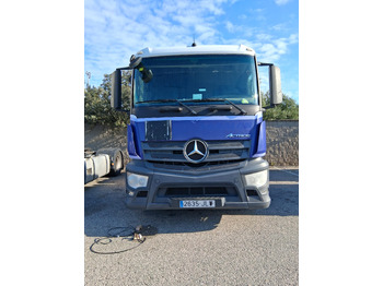 Влекач MERCEDES-BENZ