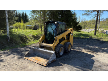Мини челен товарач CATERPILLAR 226D