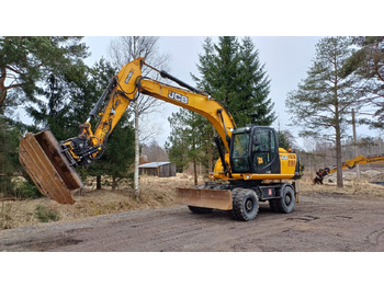 Колесен багер JCB