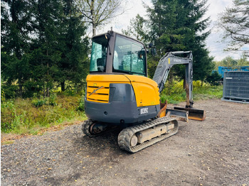 Мини багер VOLVO EC35C: снимка 4
