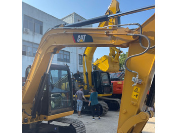 Багер CATERPILLAR