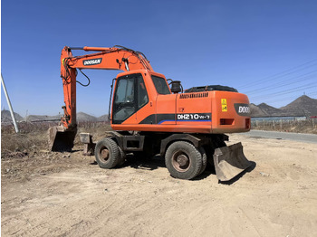 Колесен багер DOOSAN