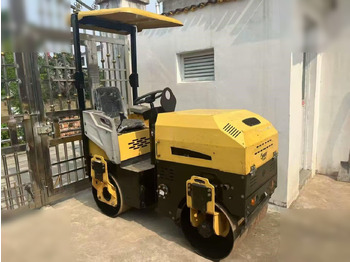 Валяк BOMAG