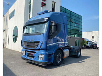 Влекач IVECO