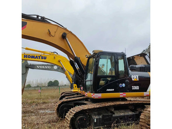 Верижен багер CATERPILLAR