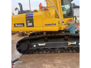 Багер KOMATSU PC200-8