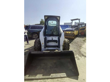Мини челен товарач Second Hand Bobcat S300 Skid Steer Loader High Quality Cheap 95% New Used Mini Bobcati Bobcate S300 [ Copy ]: снимка 3