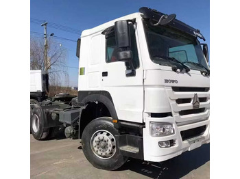 Влекач SINOTRUK HOWO