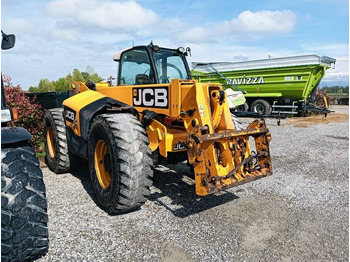 Телескопичен товарач JCB