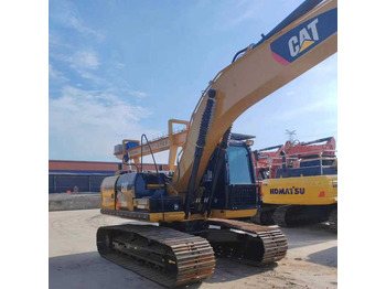 Верижен багер CATERPILLAR 320D2