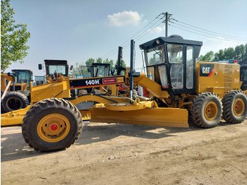 Грейдер CATERPILLAR 140H